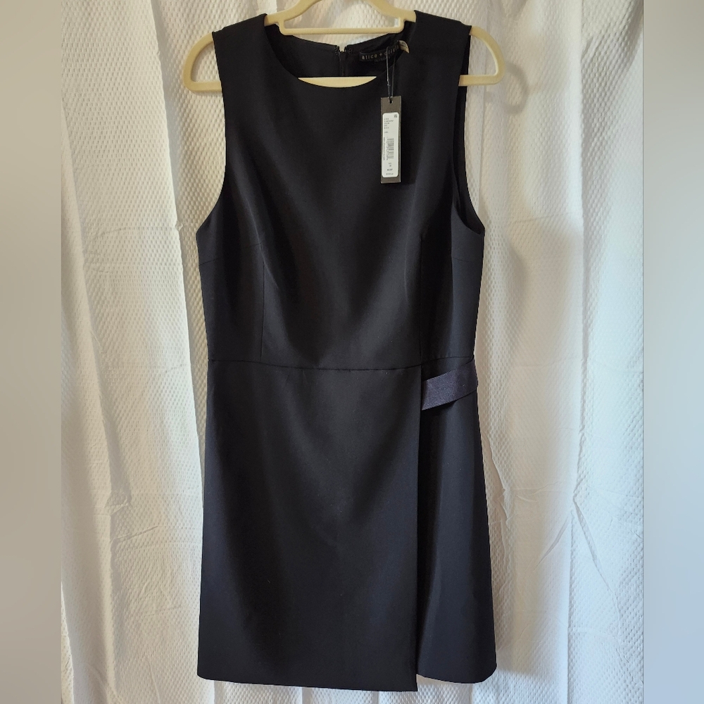 Alice & Olivia Black Sleevless Dress With Assymetrical Detail BNWT Size 10 - Picture 2 of 10